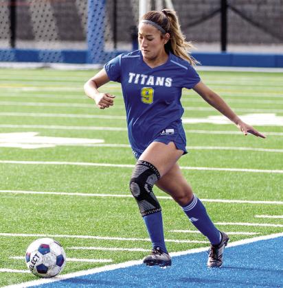 LOA junior Janey Soto dribbles the ball down the pitch. SKYLA MORRIS/Staff