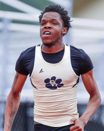 Junior Klemonta Riley qualified for the state sectionals meet after placing fourth in the 200-meter dash. He was also part of the 4x100meter relay team that finished fourth, as well as the 4x400-meter relay squad that captured a region title. LANCE McCURLEY/Staff