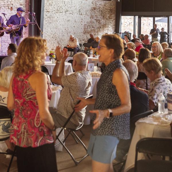 Area fat cats, big dogs gather to celebrate 25 years