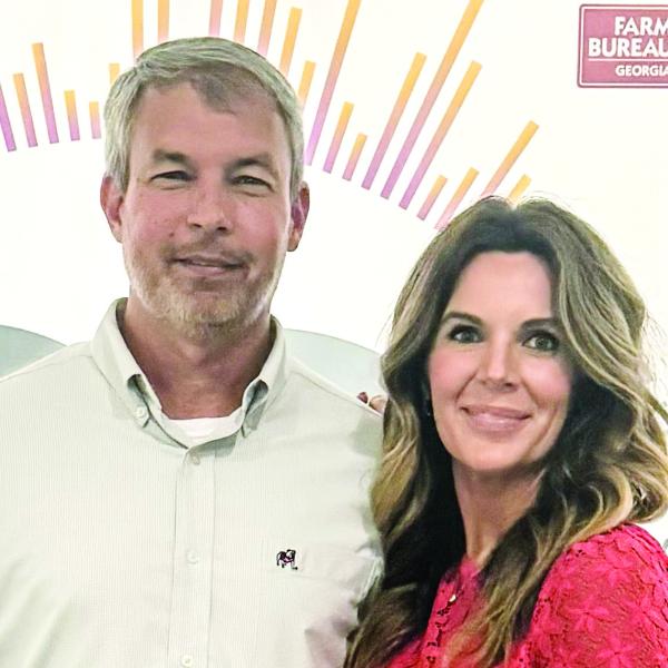 Jason Easley (left) and his wife Jessica Easley (right).