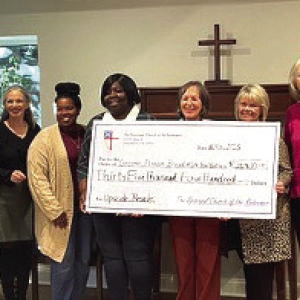 L-R: Becky Smith, Nancy DiSpirito, Dasiania Bell, and Tonya McWhorter of the Greene County Food Pantry; Connie Karpinsky, Event Founder; Beth Eldridge, and Margaret Pedersen of Bread of Life. CONTRIBUTED