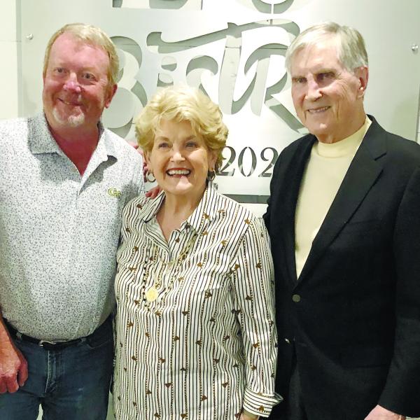 Coach Bill Curry and his wife of 61 years, Carolyn, recently visited Lake Oconee. CONTRIBUTED