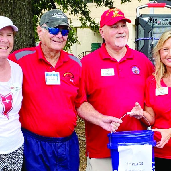 LO Elks entertain vets with car show