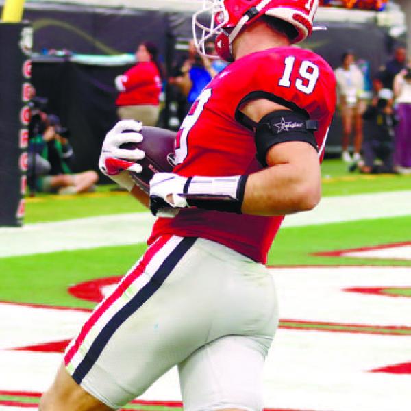Bowers (19) grosses the goal line against Florida. BRENDAN KOERNER/Staff