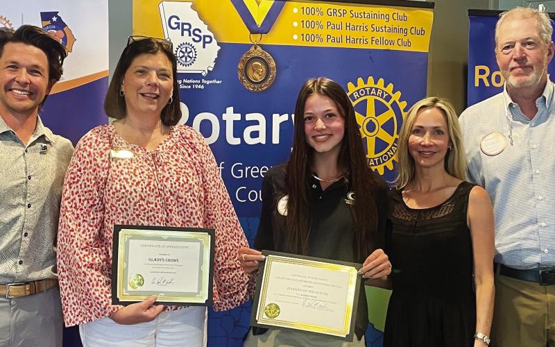 L-R: Rotary’s Dr. Tyler Franks, Gatewood teacher Gladys Crowe, Gatewood SOTM Audrey Hicks, Courtenay Hicks, and Rus Hicks. CONTRIBUTED
