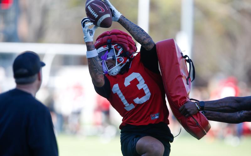 Georgia wide receiver Tyler Williams hauls in a pass. LANCE MCCURLEY/Staff