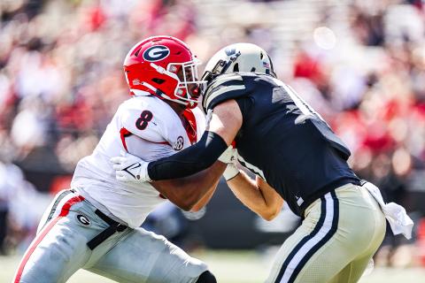 Georgia outside linebacker MJ Sherman (8) during the Bulldogs’ game against Vanderbilt at Vanderbilt Stadium in Nashville, Tenn., on Saturday, Sept. 25, 2021. (Photo by Tony Walsh)