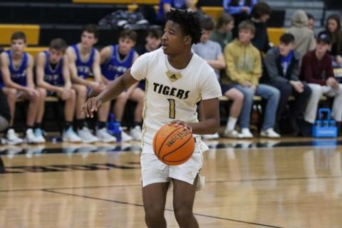 Greene County junior Steve Miller (1) scored 13 points in the win over Washington-Wilkes on Tuesday night. LANCE MCCURLEY/Staff
