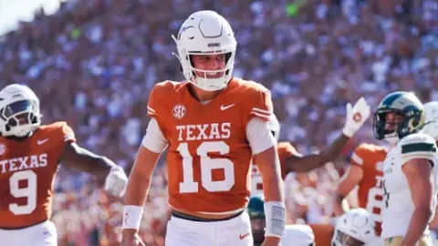 Georgia heavily recruited Arch Manning (16) before he committed and signed with Texas. (Courtesy of Texas Athletics)