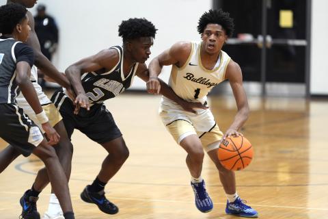 Buter senior guard Kwamane Bridges (1) is averaging nearly 20 points a game this season. (Photo courtesy of Will Cheney/The Augusta Chronicle)
