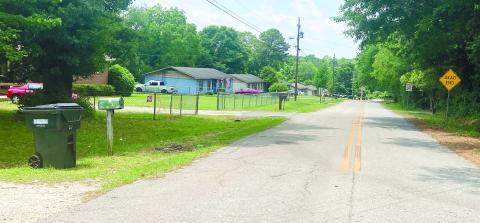 You can find a wide variety of housing units on Commerce Street and the surrounding avenues, including singlewide and doublewide trailers as well as stick-built homes. Some of the housing is in poor condition. T. MICHAEL STONE/Staff