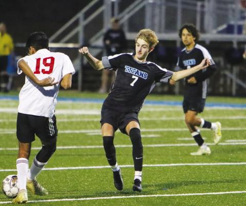 LOA senior Palmer Larkin (7) is one of the team’s leading scorers this year. LANCE MCCURLEY/Staff