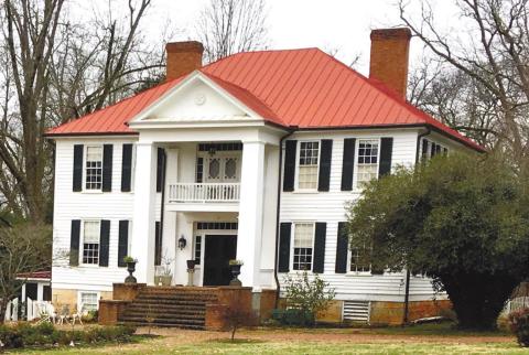 The Dot2Dot Inn at 200 South Washington Street (February 2022 photo) has been a Bed and Breakfast business for four years and could soon resume being a venue for special events. MARK ENGEL/Staff