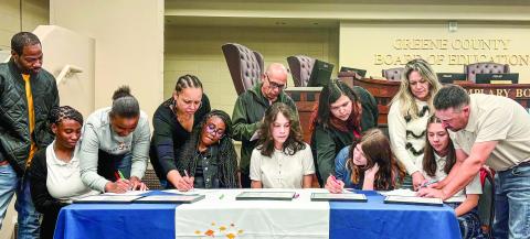 The five newest REACH scholars included (seated, from left): Sa’Riyah Griggs, Alexa Lawrence, Rosselin Nava, Olivia Walker and Jane Perez. CONTRIBUTED