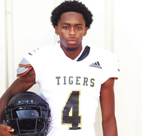 Chris Lowe (4) was named a finalist for the Atlanta Falcons High School Man of the Year Award. (File Photo)