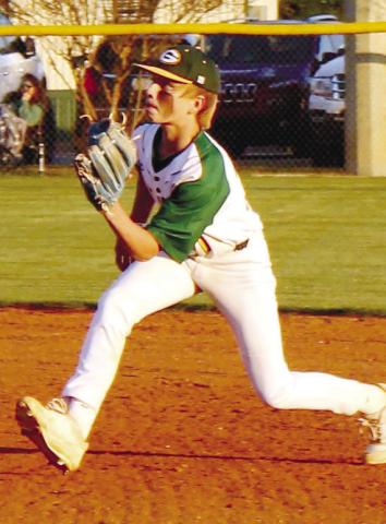 Drew Love (31) makes a play in the infield for the Gators. TREY NORRIS/Staff