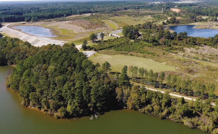 2018 aerial view of two ponds on the Plant Branch site north of Milledgeville. Lake Sinclair is in the foreground. MARK ENGEL/File photo